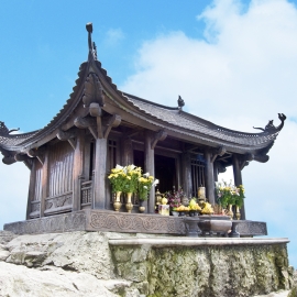 YÊN TỬ - CHÙA BA VÀNG