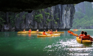 COZY BAY PREMIUM CRUISE — LUXURY DAY TRIP